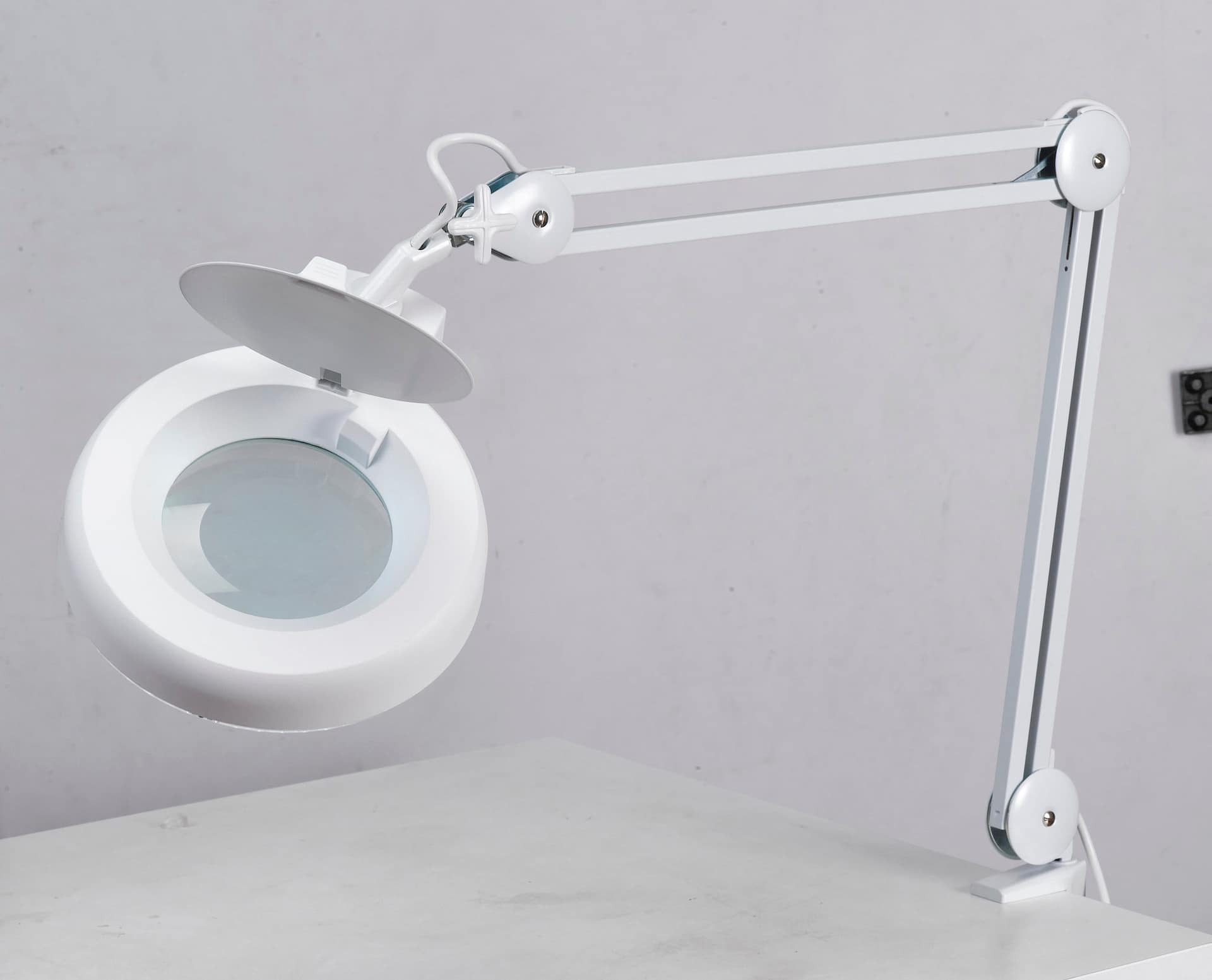 מנורת לופה LED 5 אינץ' עם דימר– לבן (גלוטק)